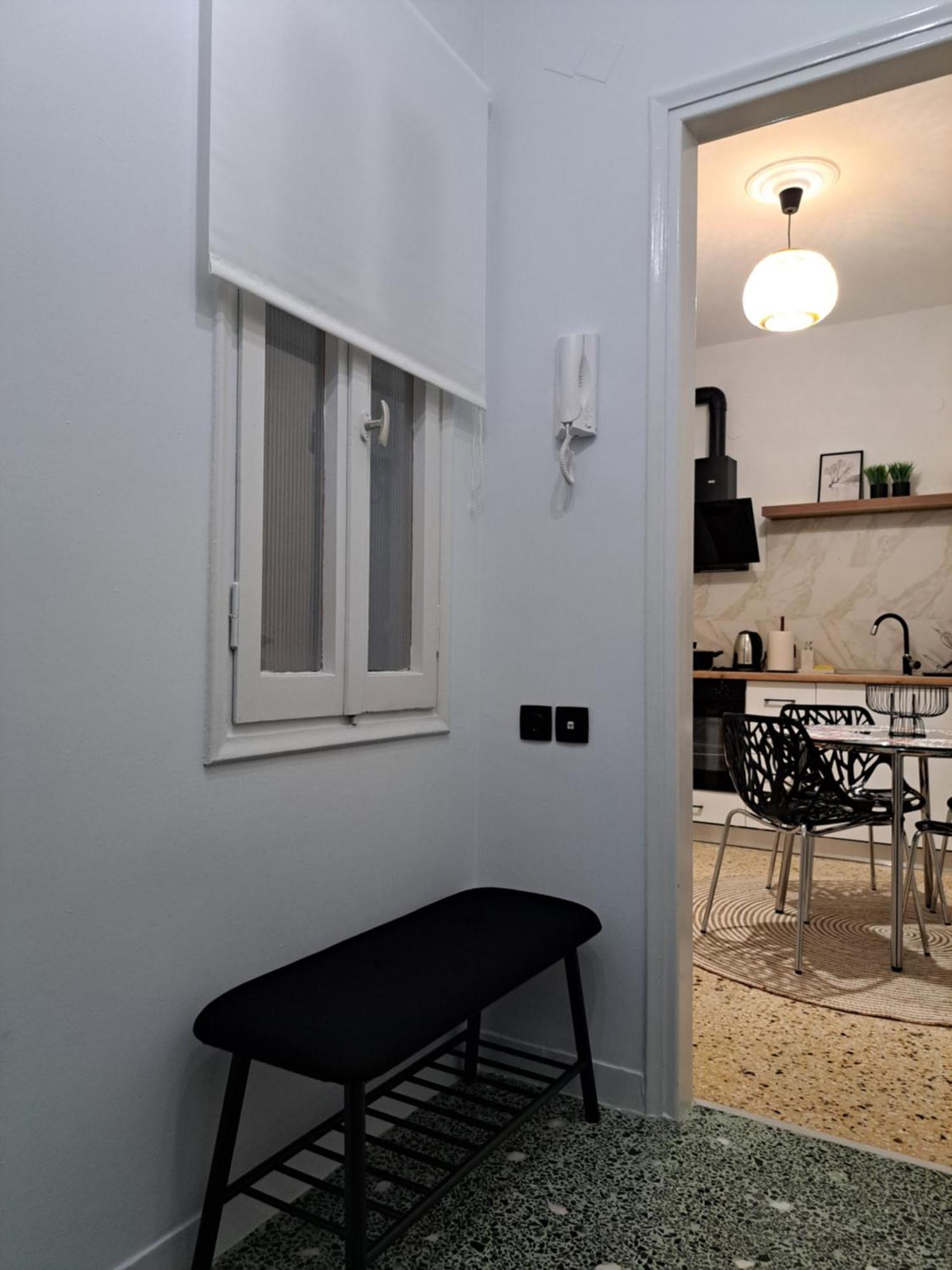 Stylish City Center Apartment Serrai Exteriör bild