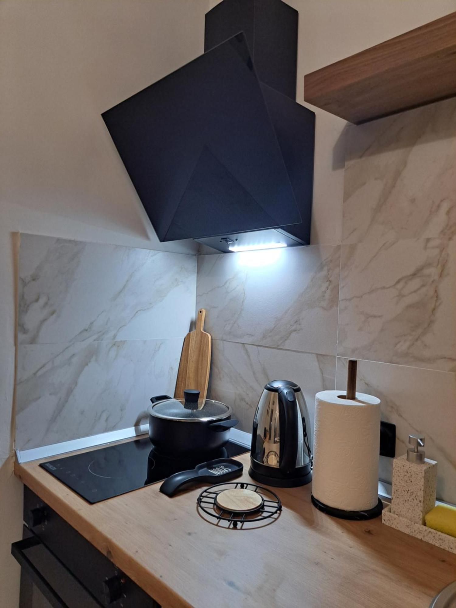 Stylish City Center Apartment Serrai Exteriör bild