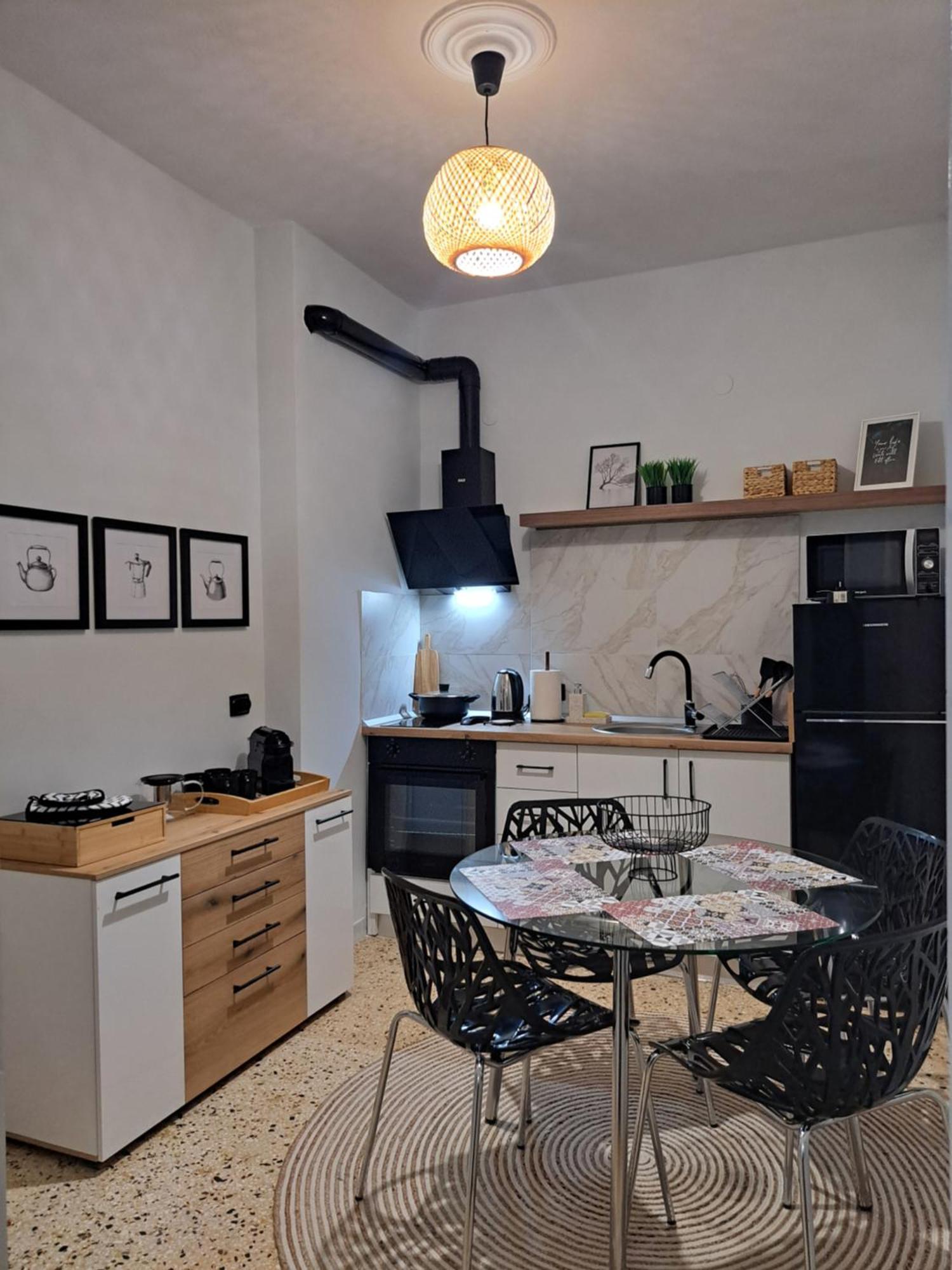 Stylish City Center Apartment Serrai Exteriör bild