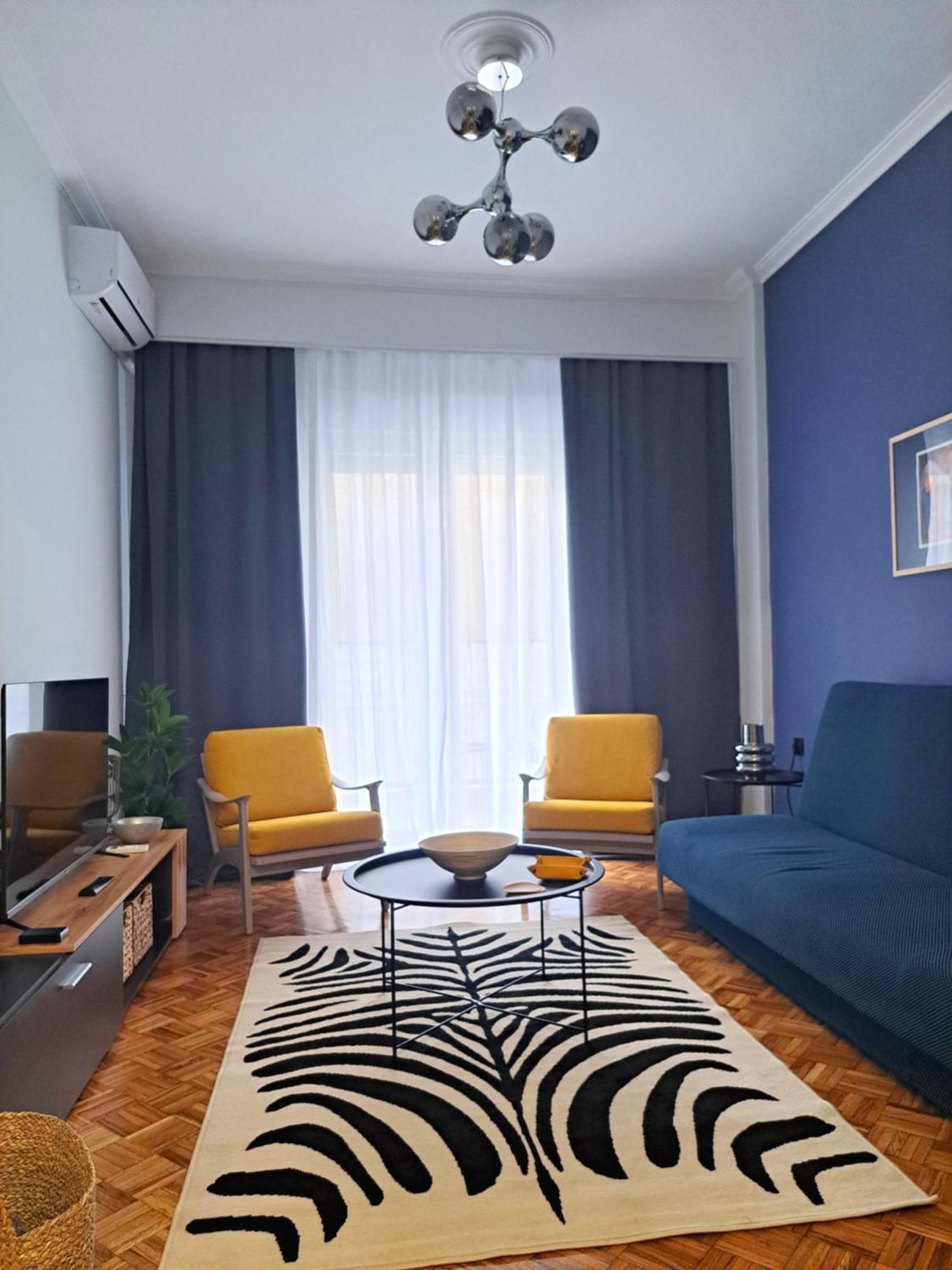 Stylish City Center Apartment Serrai Exteriör bild