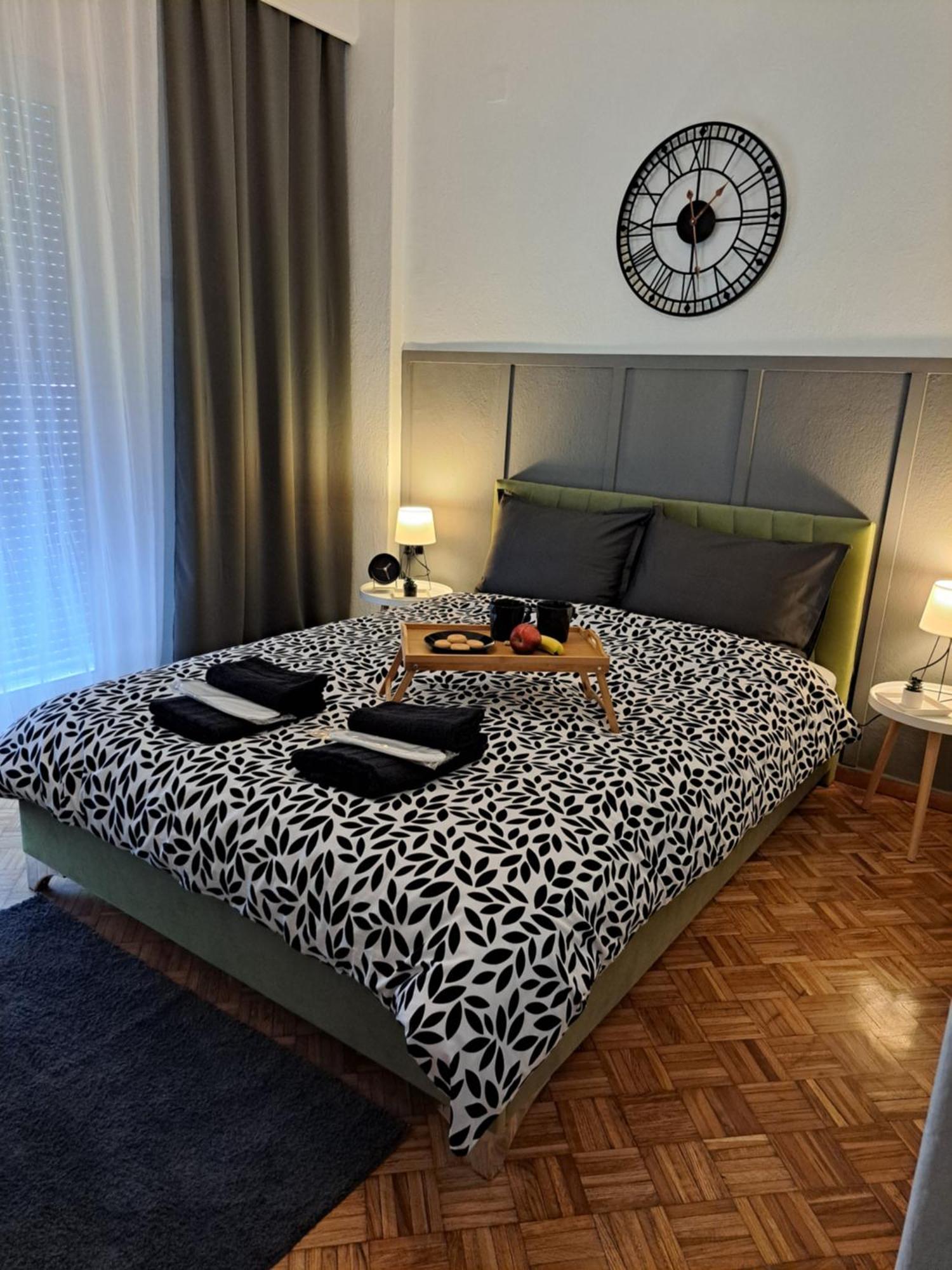 Stylish City Center Apartment Serrai Exteriör bild