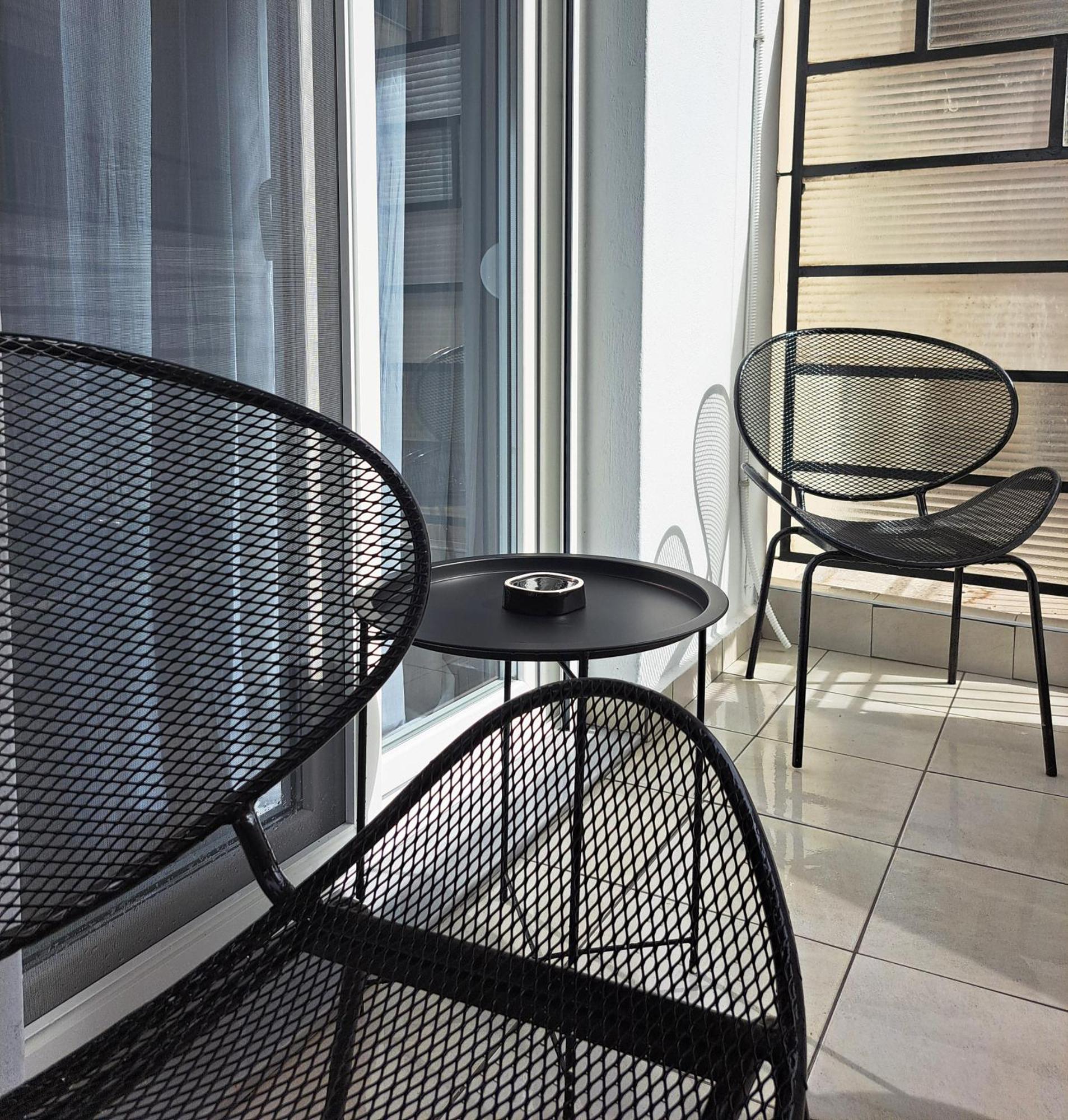 Stylish City Center Apartment Serrai Exteriör bild